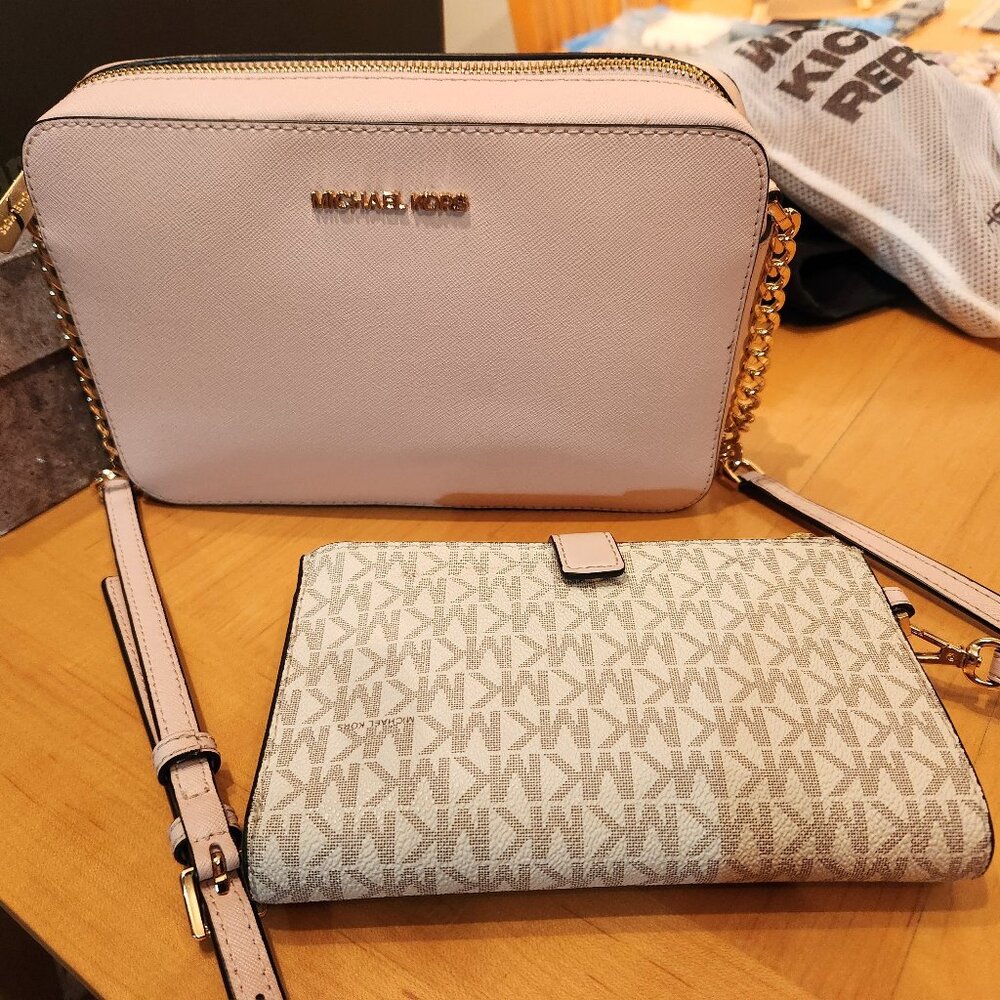 Michael Kors Jet Set Crossbody Purse & Wallet.